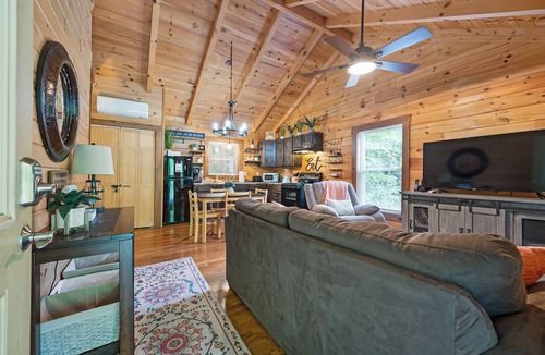 Pearisburg Cabin | Creek Front Cabin in Pearisburg