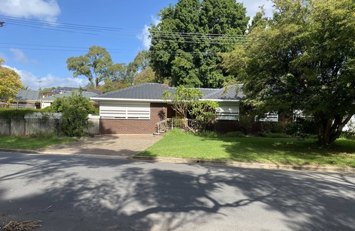 Valley View House | Creek Front House