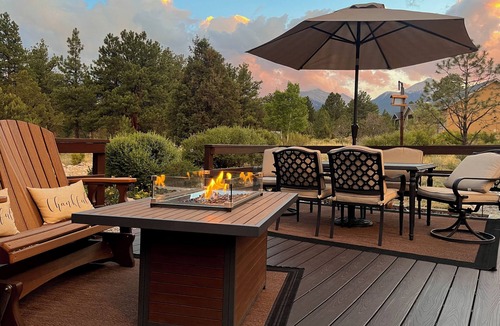 Nathrop Cabin | Creek & Mnt View Saltwater Hot Tub Cozy Fire Quiet 4 ac
