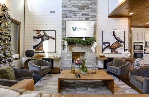 Golden Cabin | Creek, PickleBall/Basketball, Game Room, EV, Pets, D2C