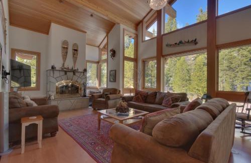 Alpine Meadows House | Creek Side- 4 Primary Suites, Hot Tub, Shuttle to Slopes, Pet Friendly