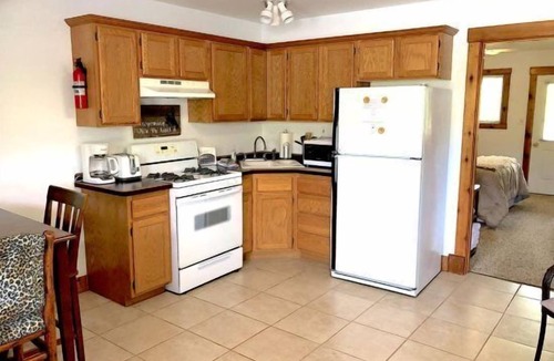 Cody Apartment | Creek Side Cabin #2- Peaceful location, On the way to Yellowstone!