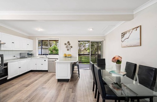 Central Coast House | Creek Side Hideaway – Waterfront, Sleeps 10, Pet friendly