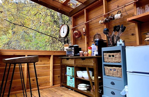 The Dalles Cabin | Creek-side Retreat - Glamping