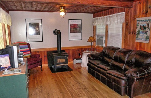 Bryson City Cabin | Creek side- Secluded - Charcoal Grill