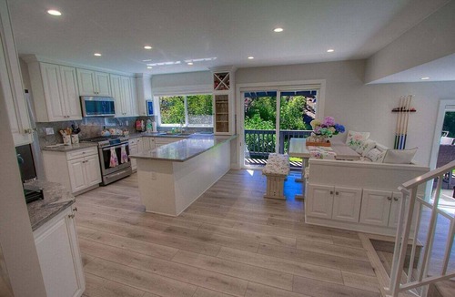 Stateline House | Creek Side Summit - Fully updated Home Retreat