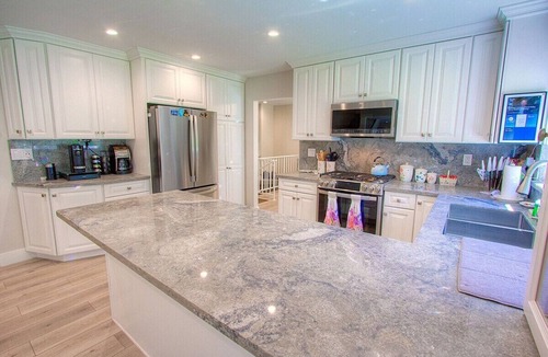 Stateline House | Creek Side Summit - Fully updated Home Retreat