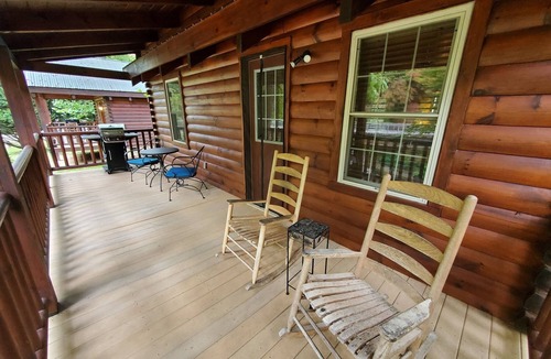 Galax Apartment | Creek Song