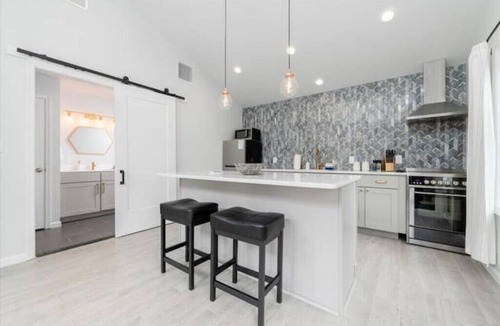 Schnecksville Cottage | Creek Stay Cottage New Listing