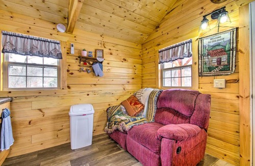 Florence House | Creek Views & Grill: Idyllic Florence Cabin