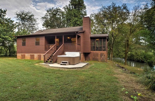 Ooltewah Cottage | Creekfront Cabin Near Chattanooga w/Hot Tub!