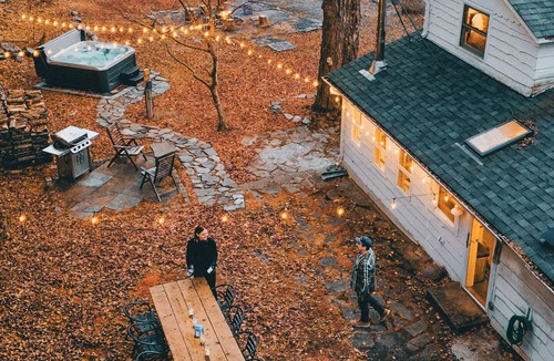 Cuddebackville Cabin | Creekfront Cabin Sauna & Hot Tub Hikers Hollow