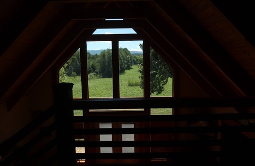 New Castle Cabin | Creekfront Family-friendly Cabin in Blue Ridge Mountains