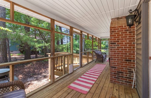Reedville Cottage | CreekFront/Kayaks/Float Mat/Paddleboard/PrivateDock/10MinDrivetoMainStReedville