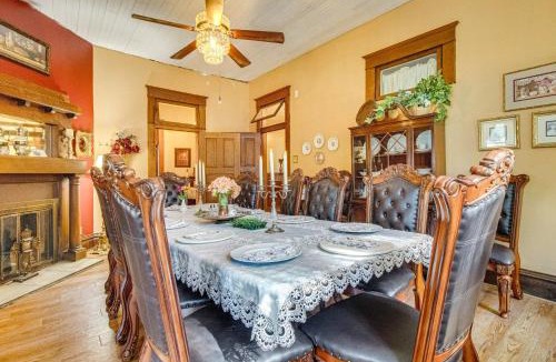 Yellville House | Creekfront Yellville Manor w/Parlors & Fire Pit!