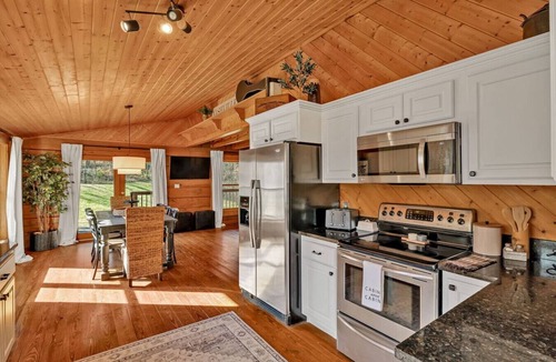 Marrowbone House | Creeks Cabin Luxury Retreat 15 Min to Downtown