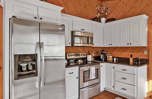Marrowbone House | Creeks Cabin Luxury Retreat 15 Min to Downtown