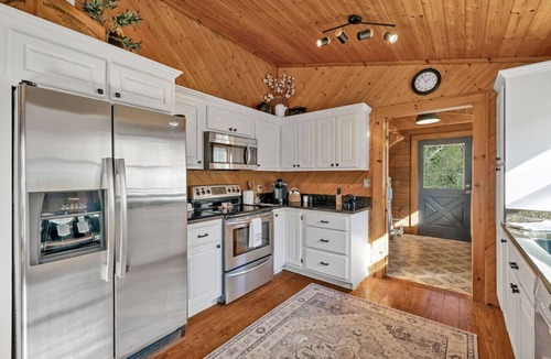Marrowbone House | Creeks Cabin Luxury Retreat 15 Min to Downtown