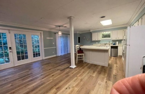 Williamsburg Apartment | Creekside Adventures