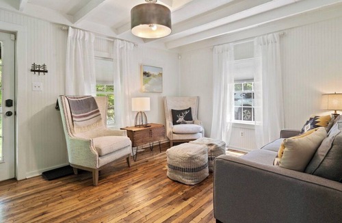 Versailles Cabin | Creekside- Bourbon Trail Oasis