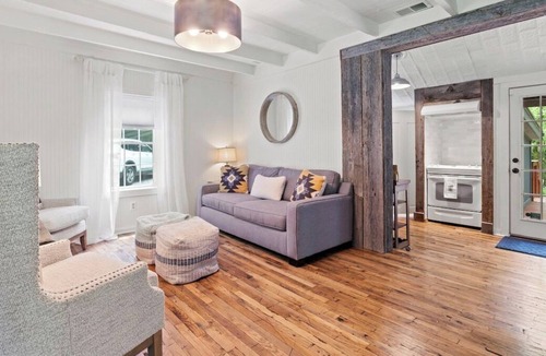 Versailles Cabin | Creekside- Bourbon Trail Oasis