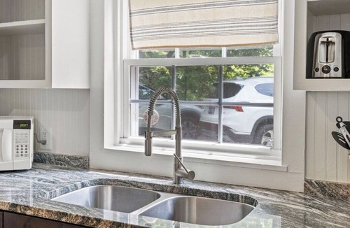 Versailles Cabin | Creekside- Bourbon Trail Oasis