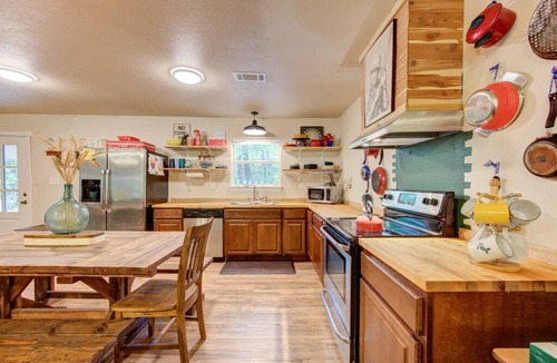 Riverside Cabin | Creekside Cabin 38- Escape the City this Summer