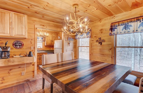 Ranger Cabin | Creekside cabin, hot tub, fire pit, wood pizza oven n grill, dogs, near Ellijay