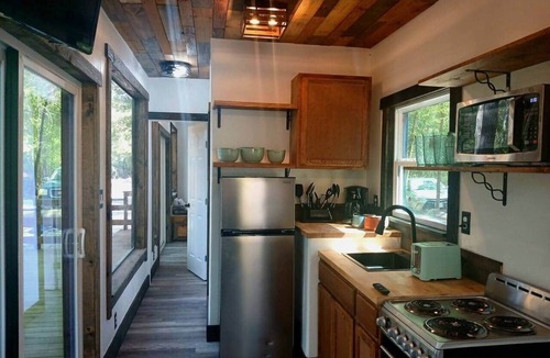Plantersville House | Creekside Cabin in a Magical Forest