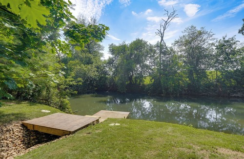 Mount Aetna Cabin | Creekside Cabin | Kayaks + Hot Tub