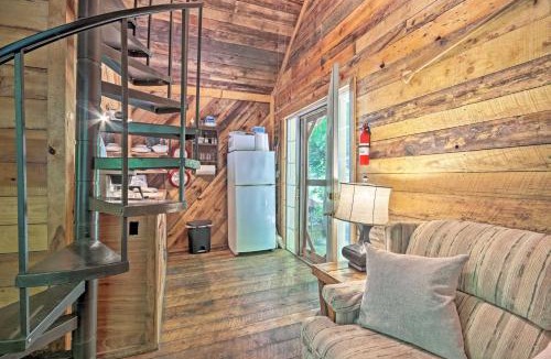 Barnardsville House | Creekside' Cabin w/Deck in Pisgah Forest!