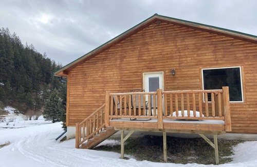 Hill City Cabin | Creekside Cabin With Mountain Views