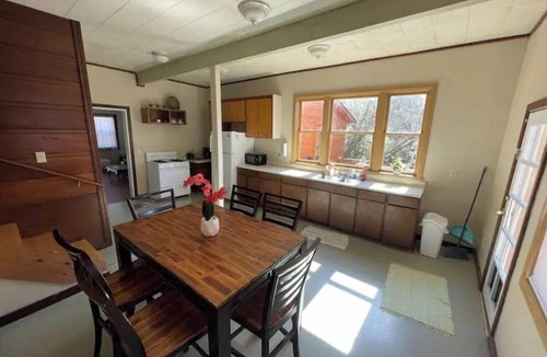 Rohnerville House | Creekside Cabin! Work Crews Welcome!