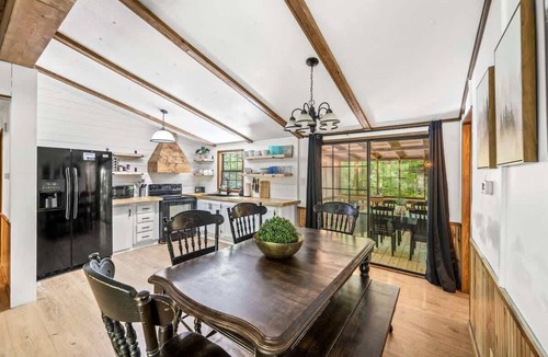 Rocky Grove House | Creekside Cabin Yard, Fire Pit & Hot Tub