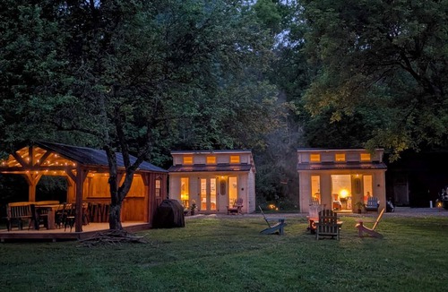 Cuba Cabin | Creekside Cabins - Comet