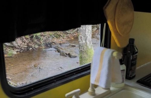 Dailey House | Creekside Camper & Mountain Hiking!