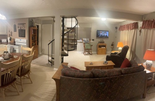 Swain Ski Chalet | Creekside Chalet