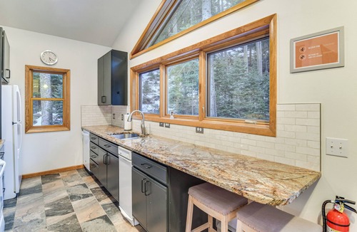 Downieville-Lawson-Dumont Cabin | Creekside Colorado Getaway: Hike, Explore + Unwind