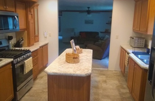 Cranberry House | Creekside Comfort