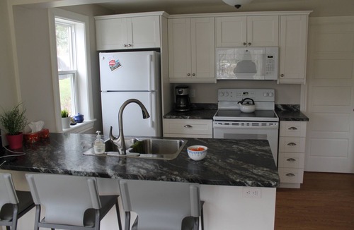 Shallow Lake House | Creekside Cottage - Your Vacation Home Winter And Summer, For Beach Or Skiing