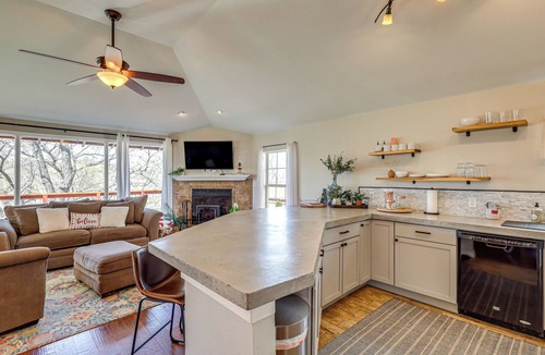 Belton Cottage | Creekside Cottage w/Deck & Hot Tub in Belton