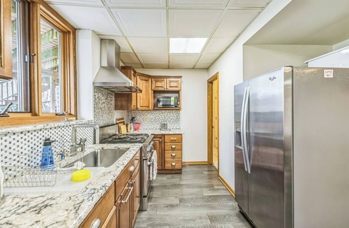 Wheeler Apartment | Creekside Cozy 3BD Near Dunes or Corporate Stay