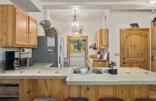 Kings Beach Cabin | Creekside Den - Remodeled w/Hot Tub