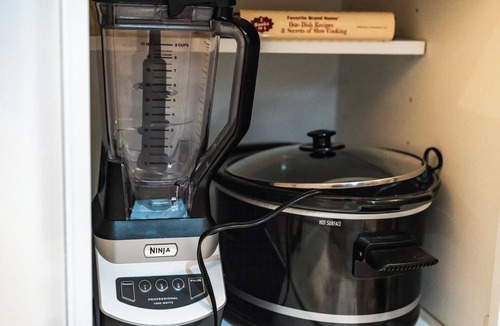 Sequim House | Creekside Escape a Cabin With Hot Tub