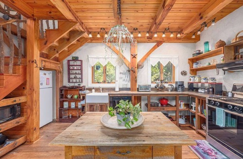 Hot Springs Cottage | Creekside Fairytale Cottage-Hot Tub-Cozy Fireplace