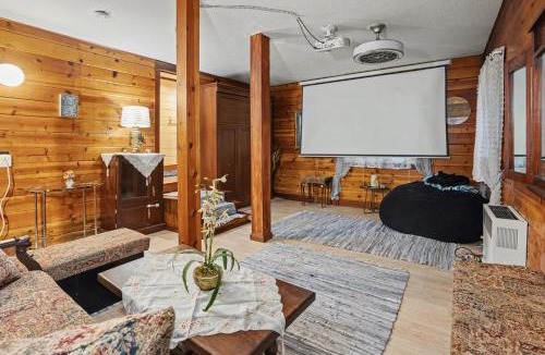 Boulder Creek House | Creekside Gazebo Fire Pit + BBQ Garden