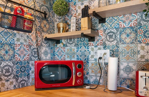 May Creek Cabin | Creekside Getaway HS WiFi, Firepit, Mountain View