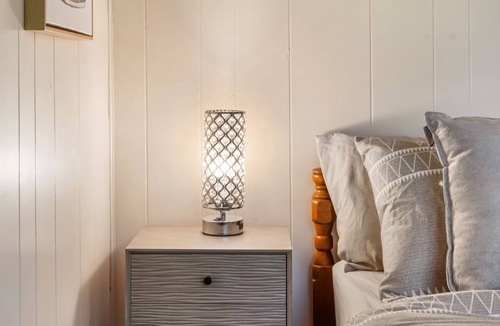 May Creek Cabin | Creekside Getaway HS WiFi, Firepit, Mountain View