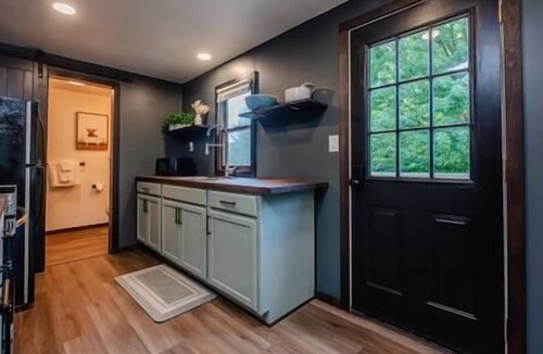 Town of Jerusalem Cabin | Creekside Hideaway Cabin