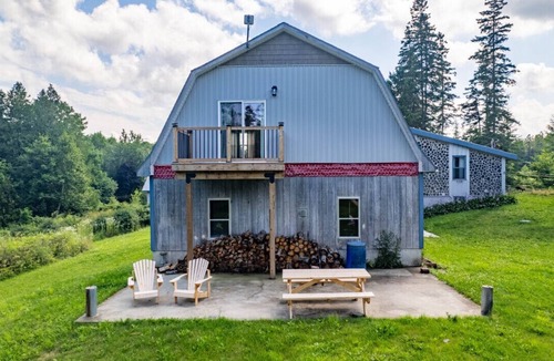 Saint David House | Creekside Hideaway -Oak Bay, NB
